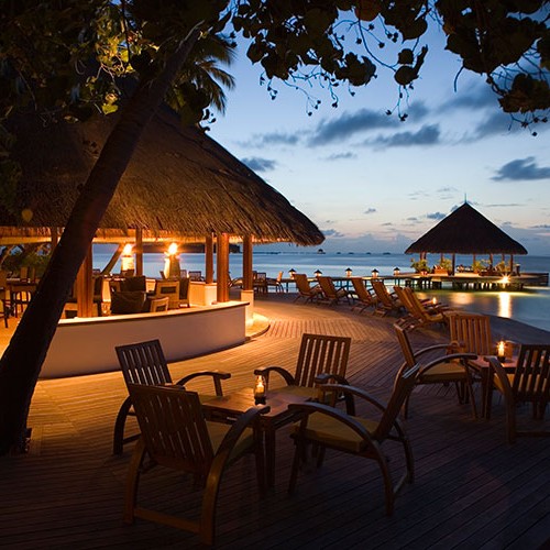 27798396-H1-ANMI_JB_0605_Restaurant_VelaavaniBar_Exterior_Sunset_L8P7264