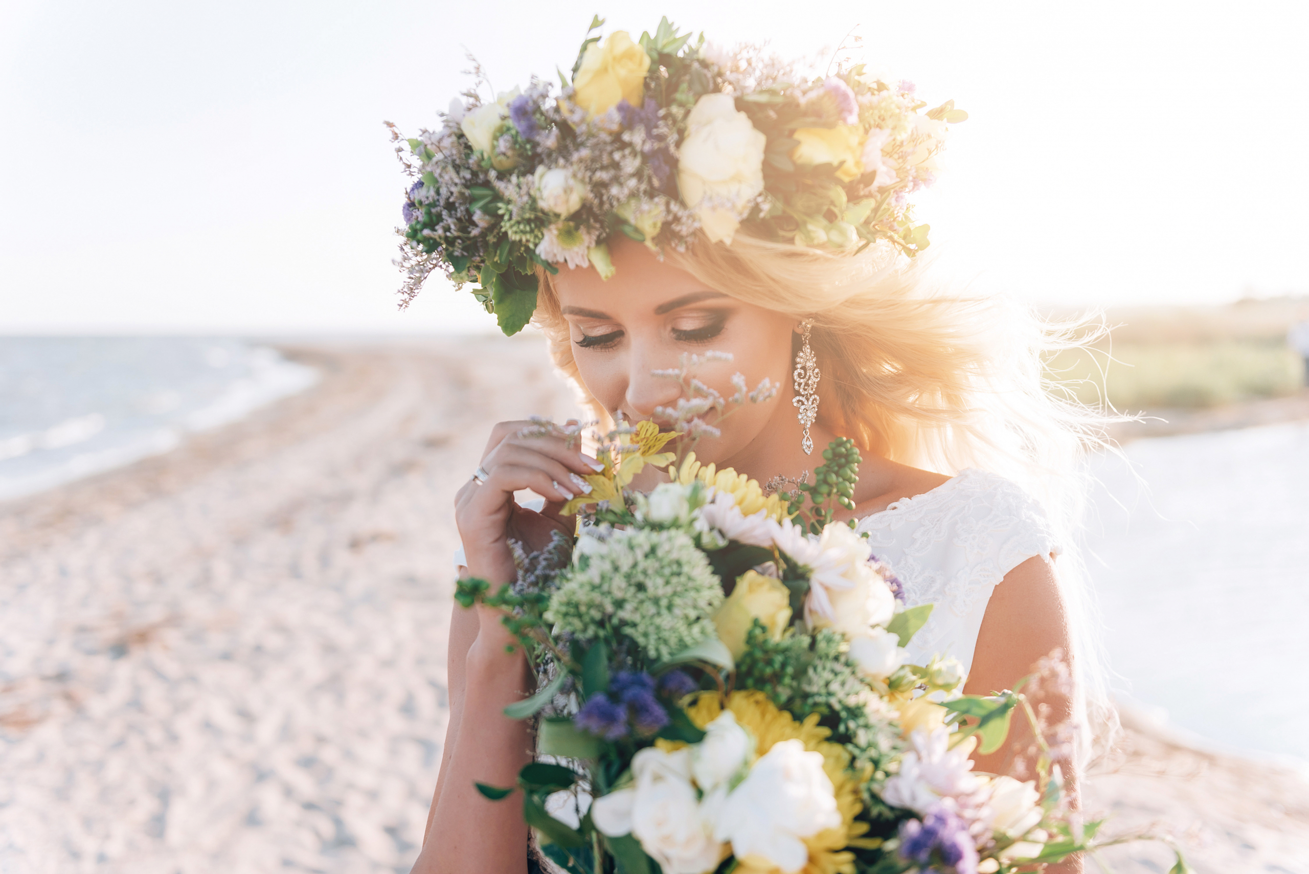 Blomster i håret - Foto: Adobestock