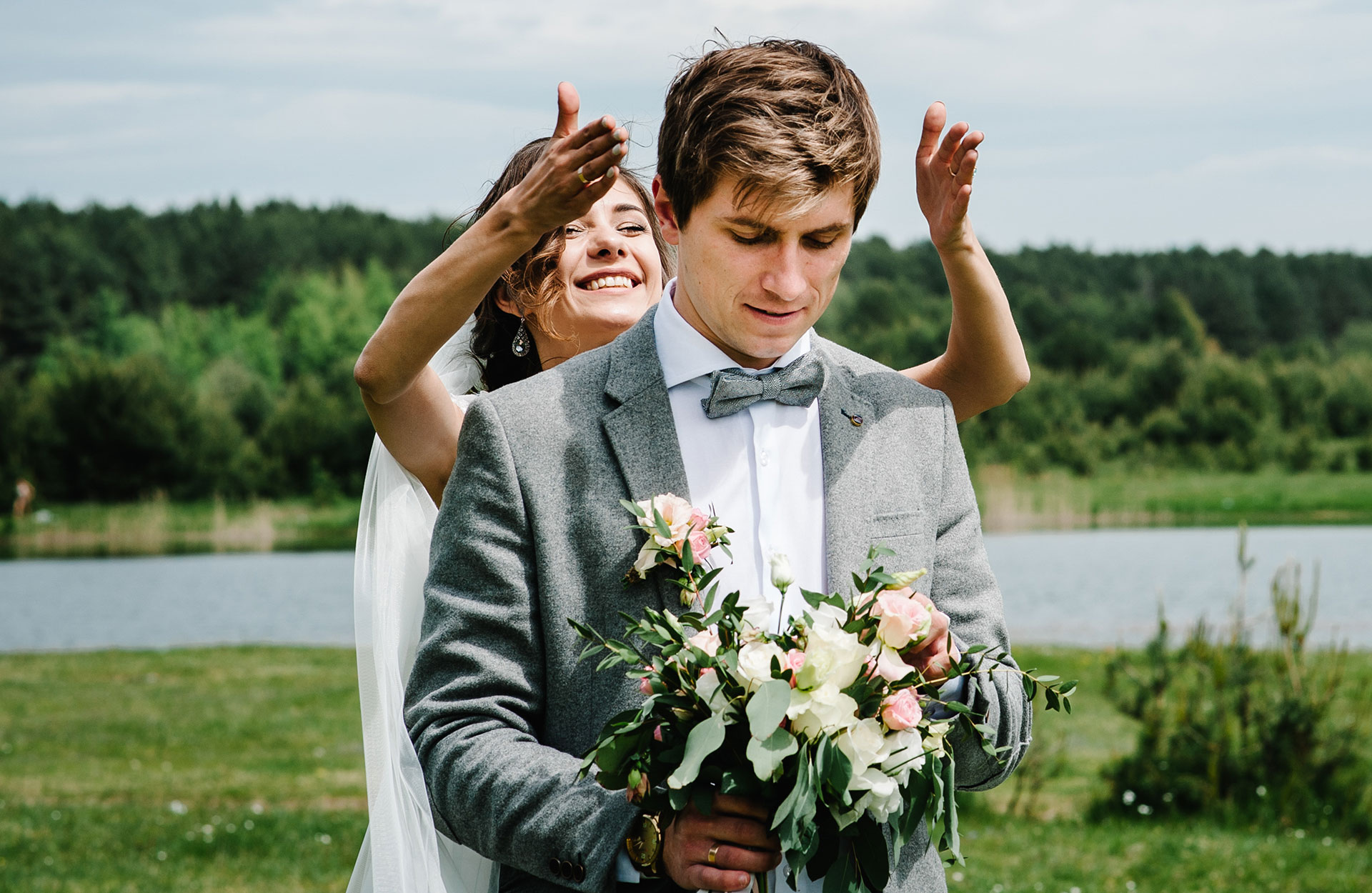 First look fotografering med brudgommen