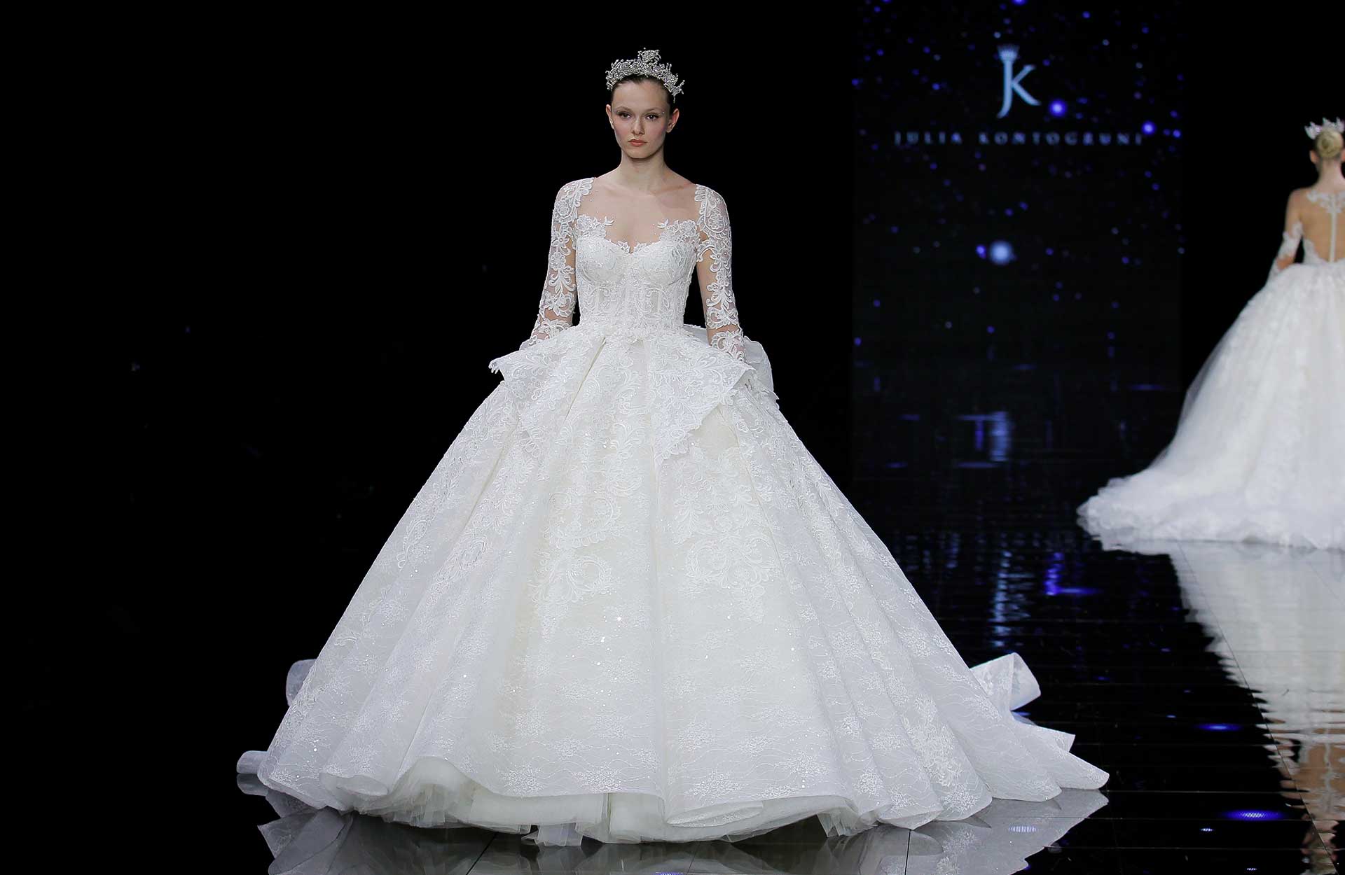 Brudekjole fra Julia Kontogruni - foto Barcelona Bridal Fashion Week