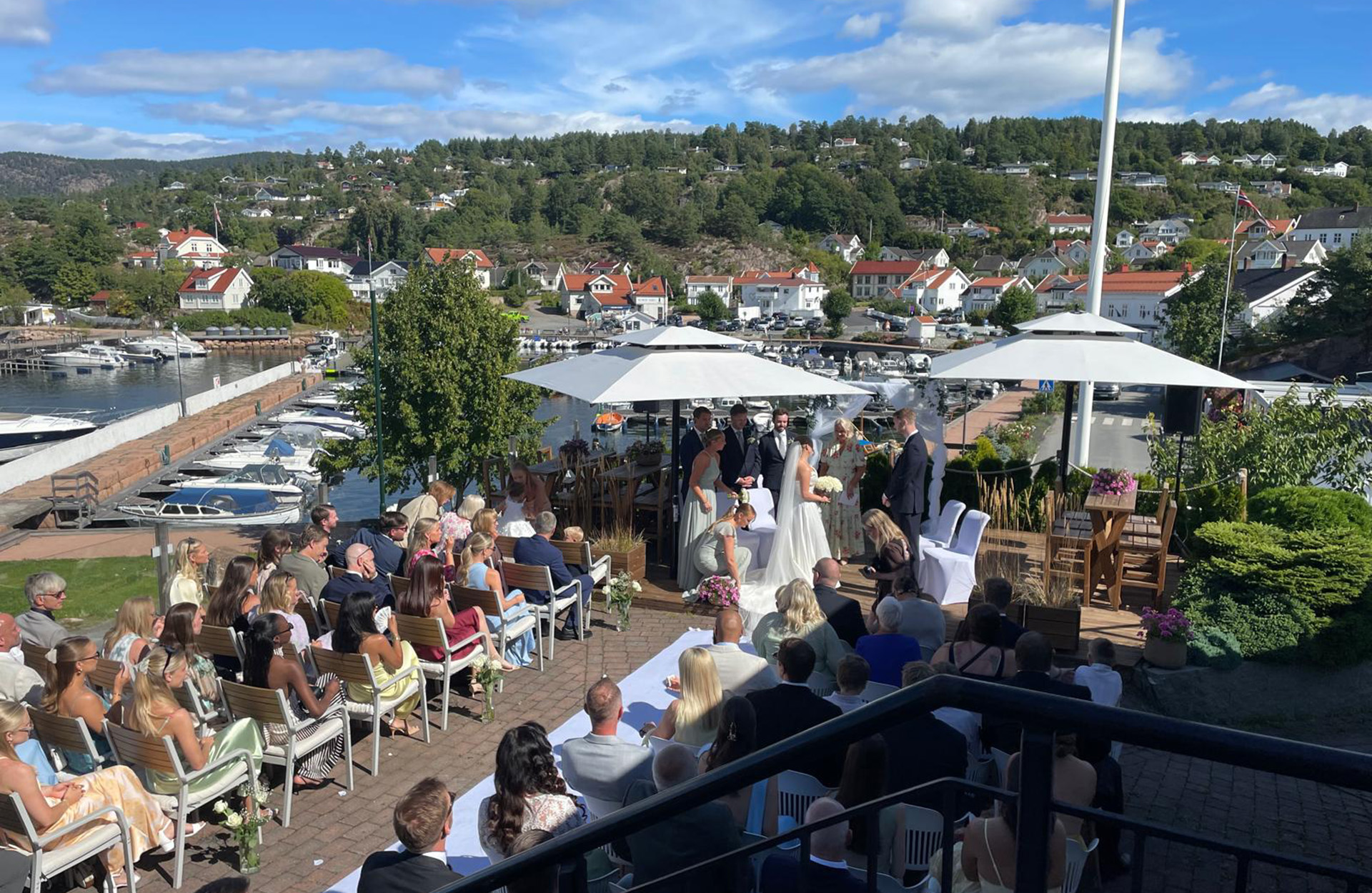 Utendørs vielse på Badehotellet Utendørs vielse på Badehotellet