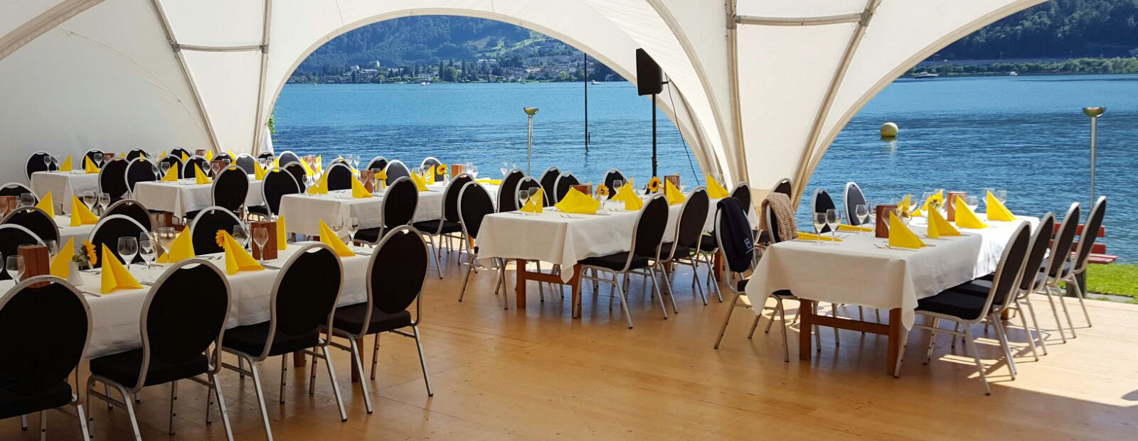 Nyt utsikten med bryllupstelt fra Nortelt Nyt utsikten med bryllupstelt fra Nortelt